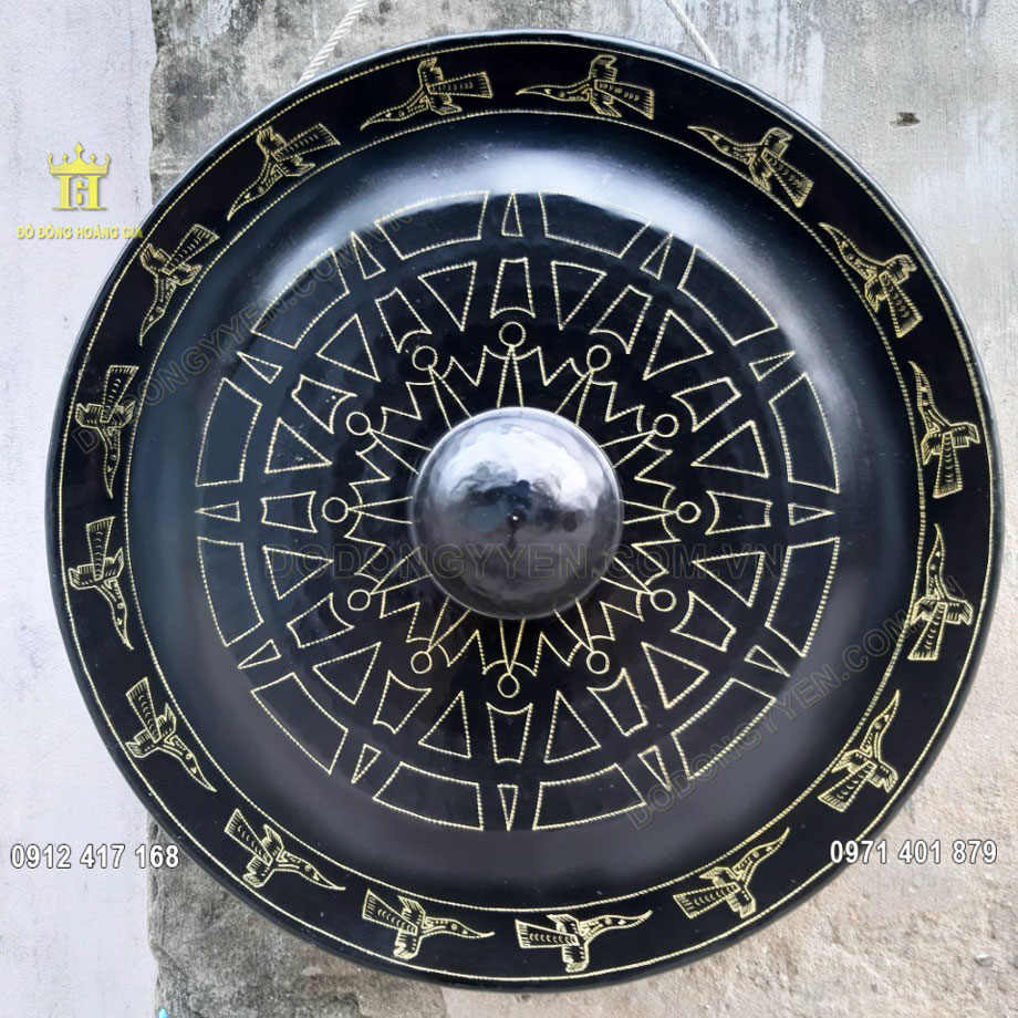 Mẫu chi&ecirc;ng đồng họa tiết tr&ecirc;n trống đồng cổ